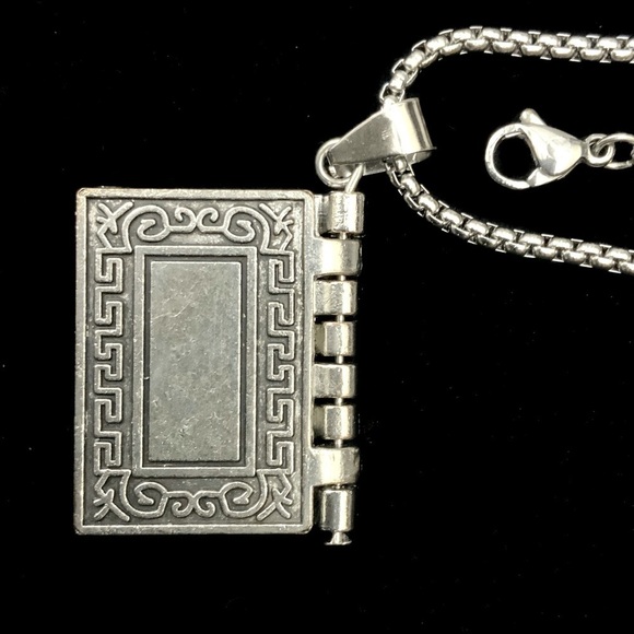 Bible Necklace 4 Pages Turnable Lords Prayer Pages 27” Box Chain Silver Tone - Picture 4 of 16